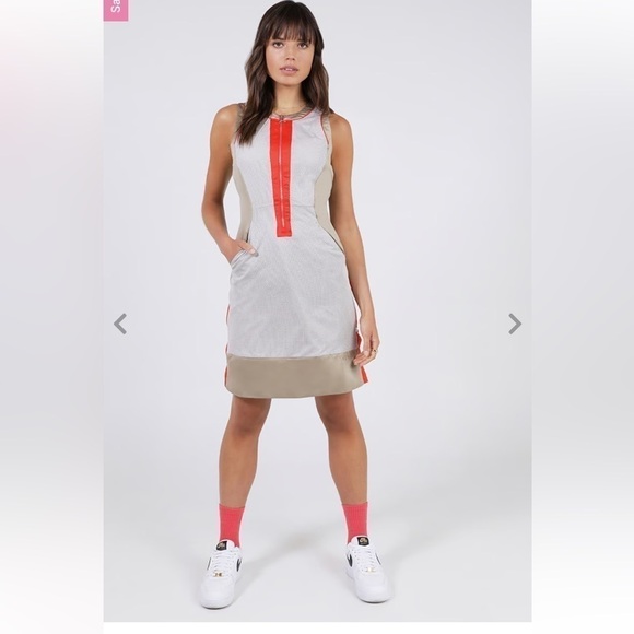 NWT Jordan midi dress zipped front with pockets Size Small - Picture 14 of 16